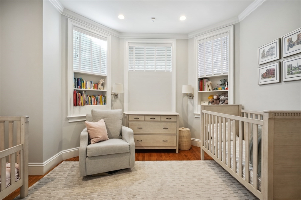 340 Commonwealth Ave # 1