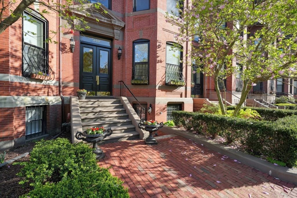 340 Commonwealth Ave # 1