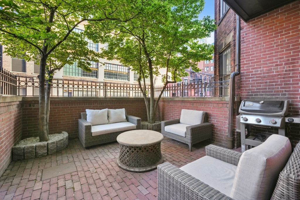 340 Commonwealth Ave # 1