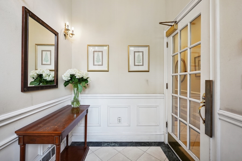 340 Commonwealth Ave # 1
