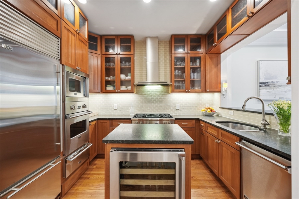 340 Commonwealth Ave # 1