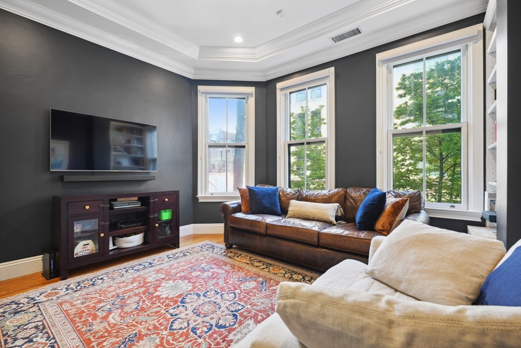 340 Commonwealth Ave # 1