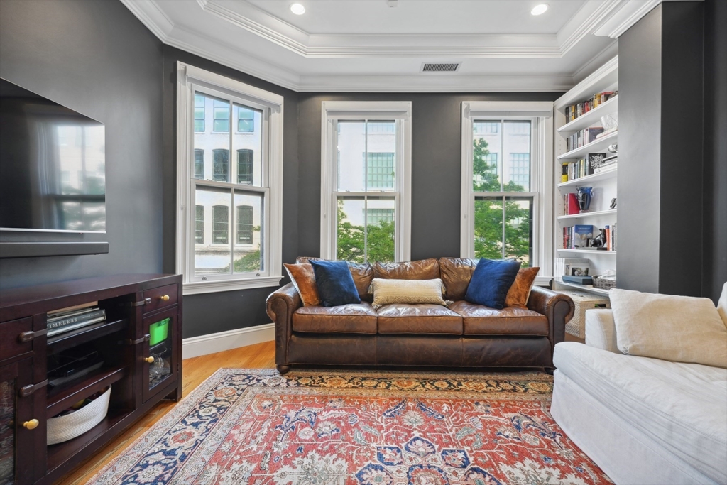 340 Commonwealth Ave # 1