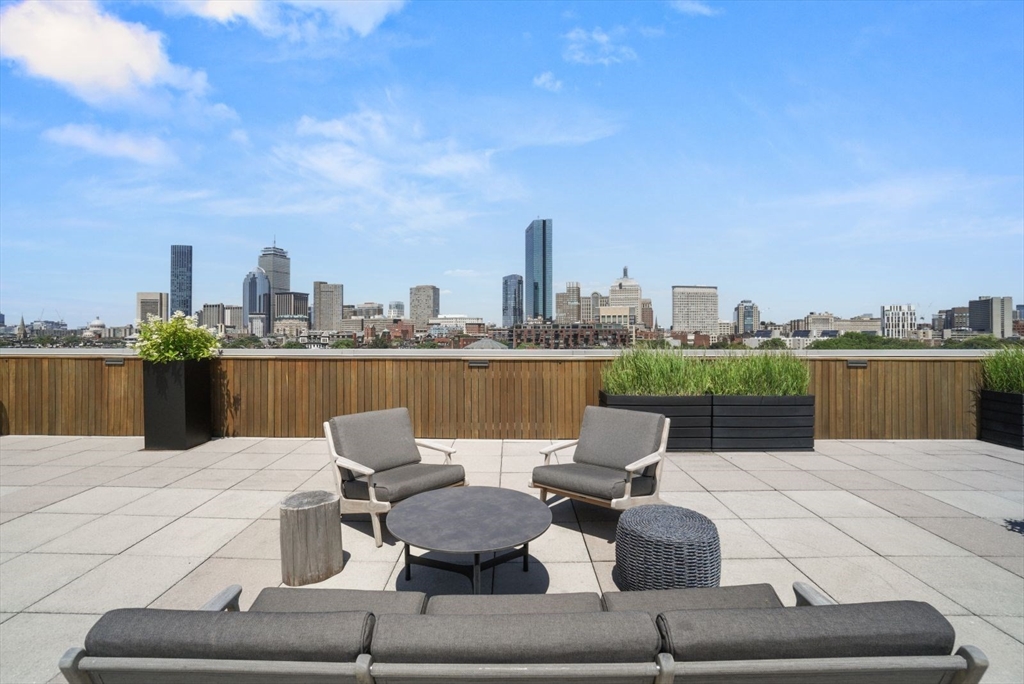 1313 Washington St # 205