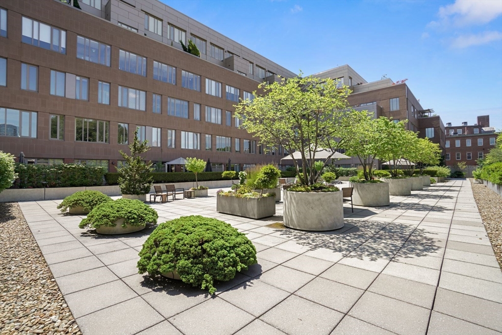 1313 Washington St # 205