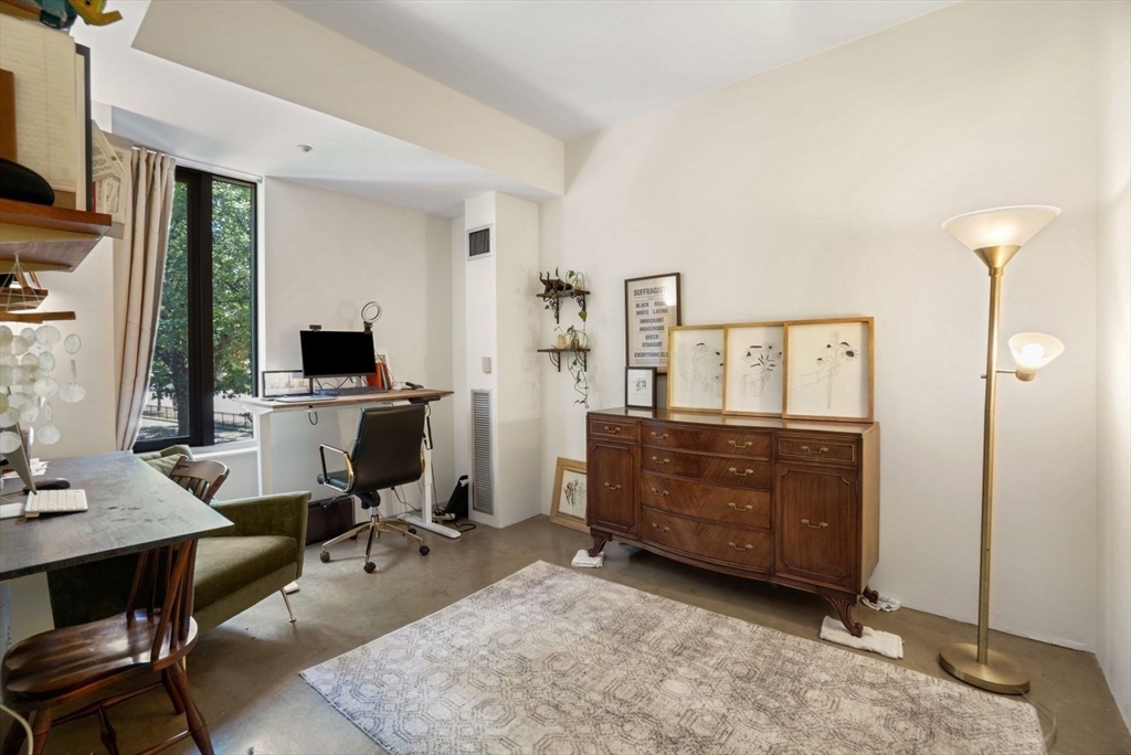 1313 Washington St # 205