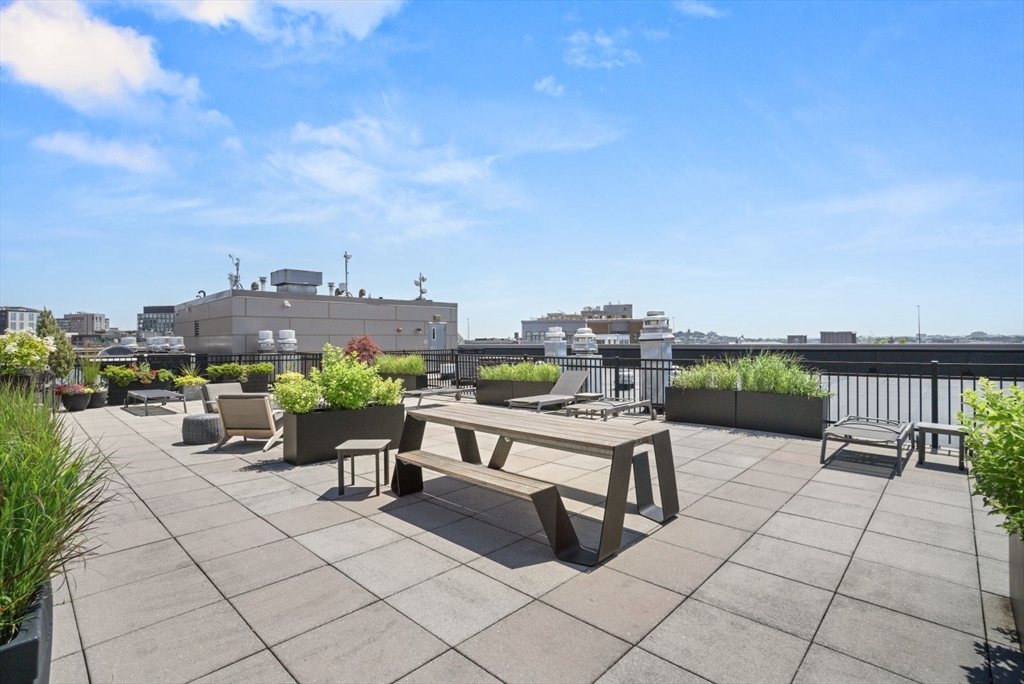 1313 Washington St # 205