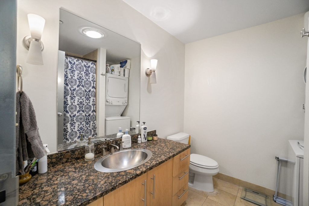 1313 Washington St # 205