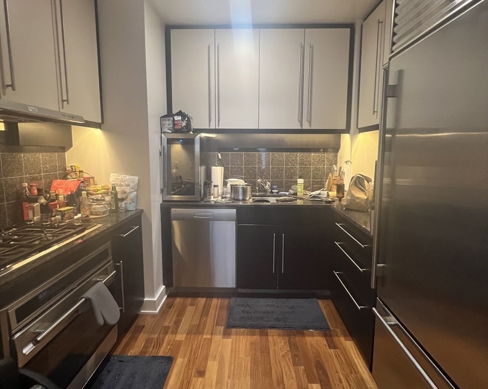 500 Atlantic Ave # 19R