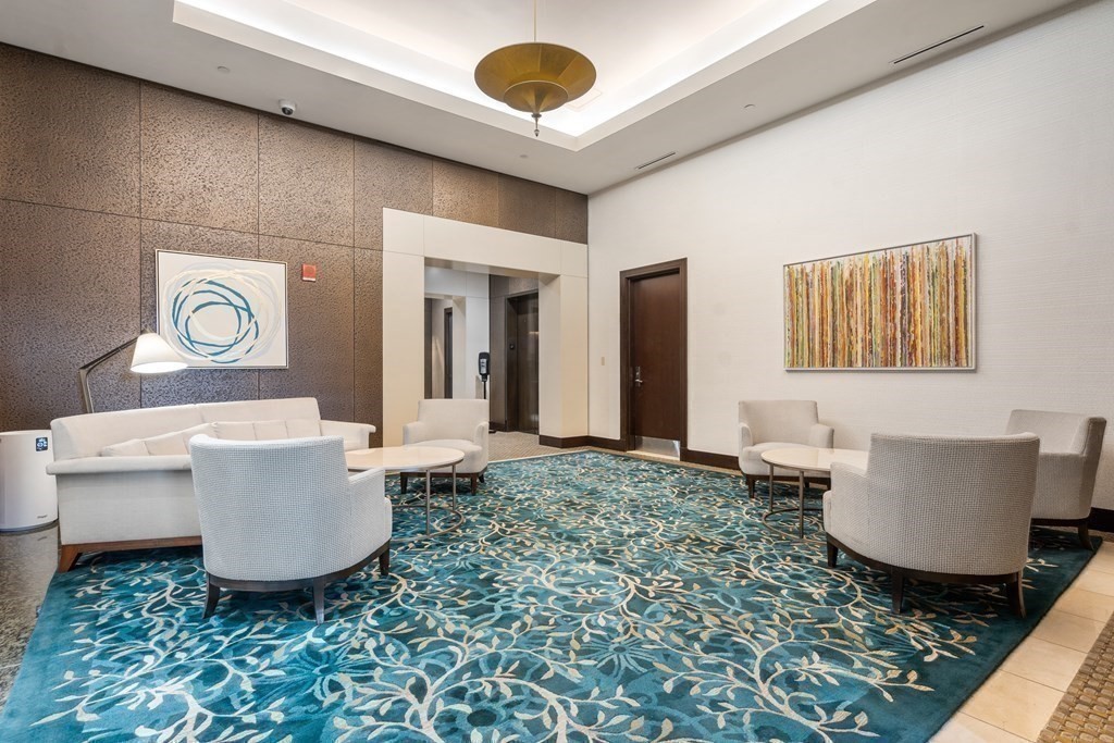 500 Atlantic Ave # 19R