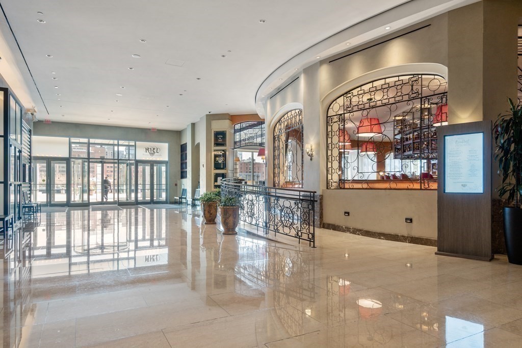 500 Atlantic Ave # 19R