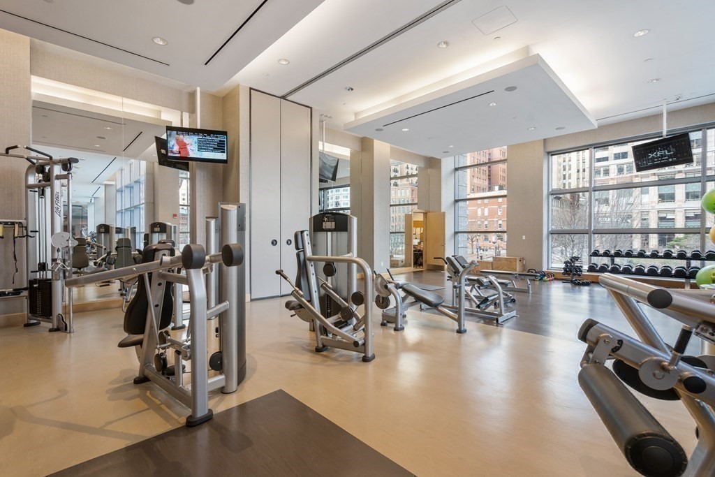 500 Atlantic Ave # 19R