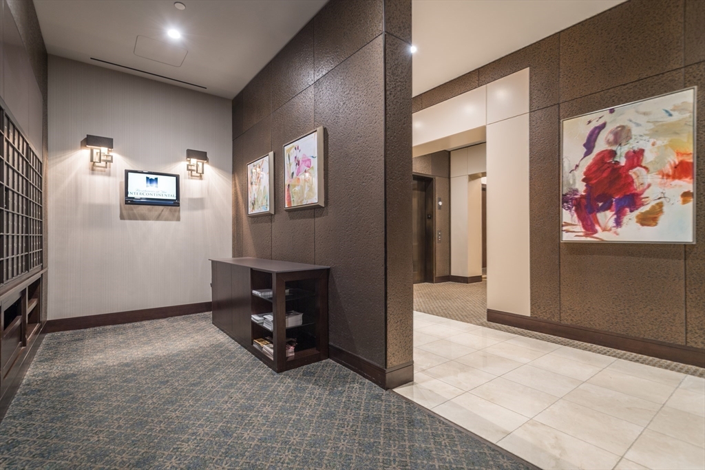 500 Atlantic Ave # 19R