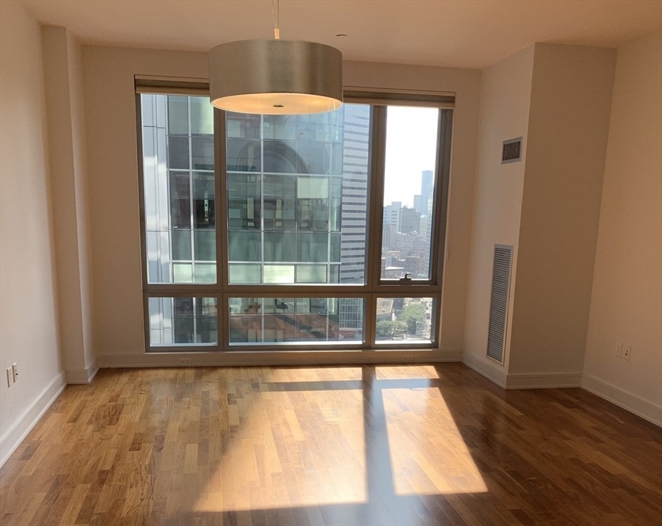 500 Atlantic Ave # 19R