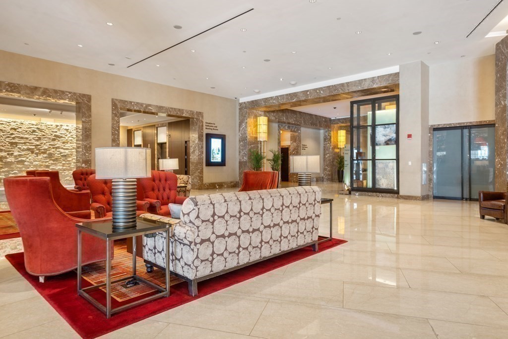 500 Atlantic Ave # 19R
