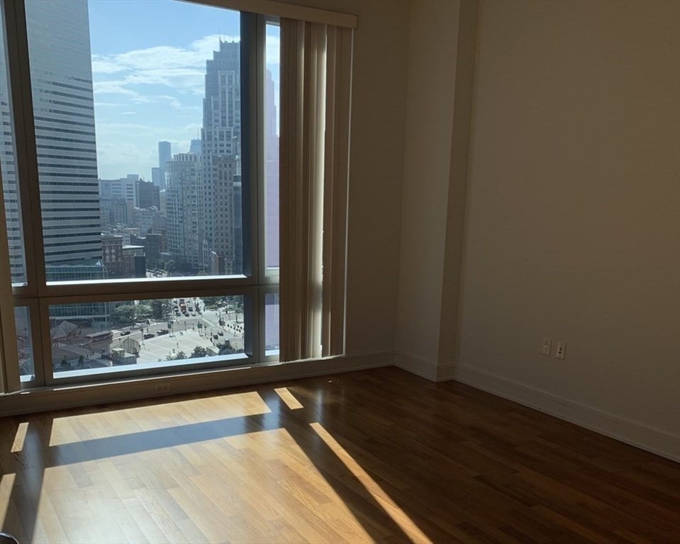 500 Atlantic Ave # 19R