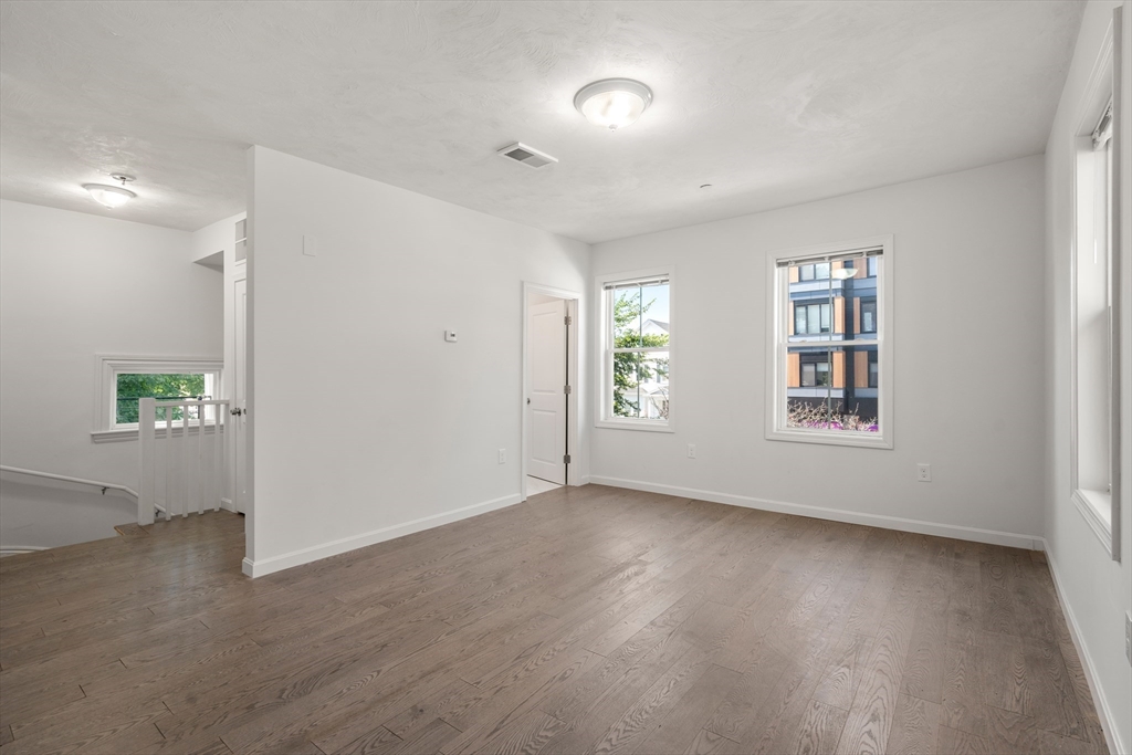 599 Broadway # 2F