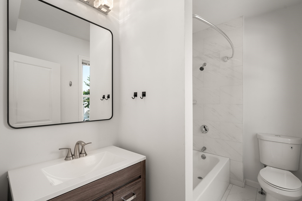 599 Broadway # 2F