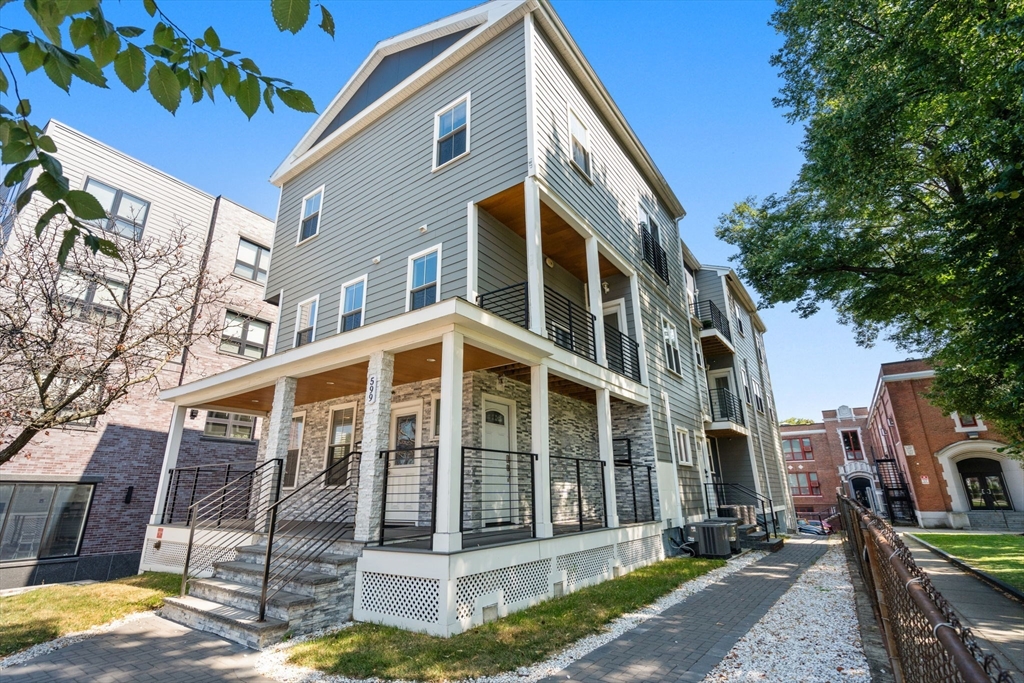 599 Broadway # 2F