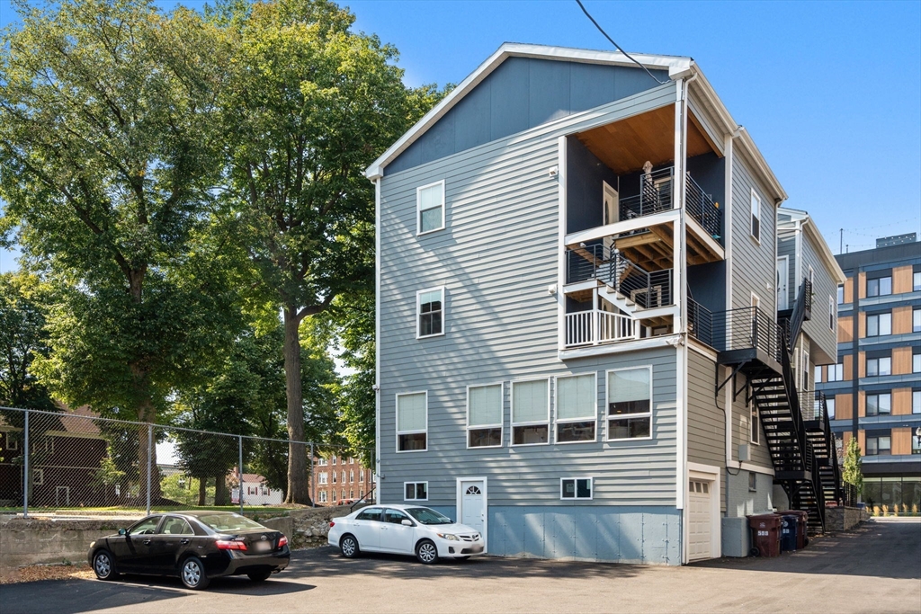 599 Broadway # 2F