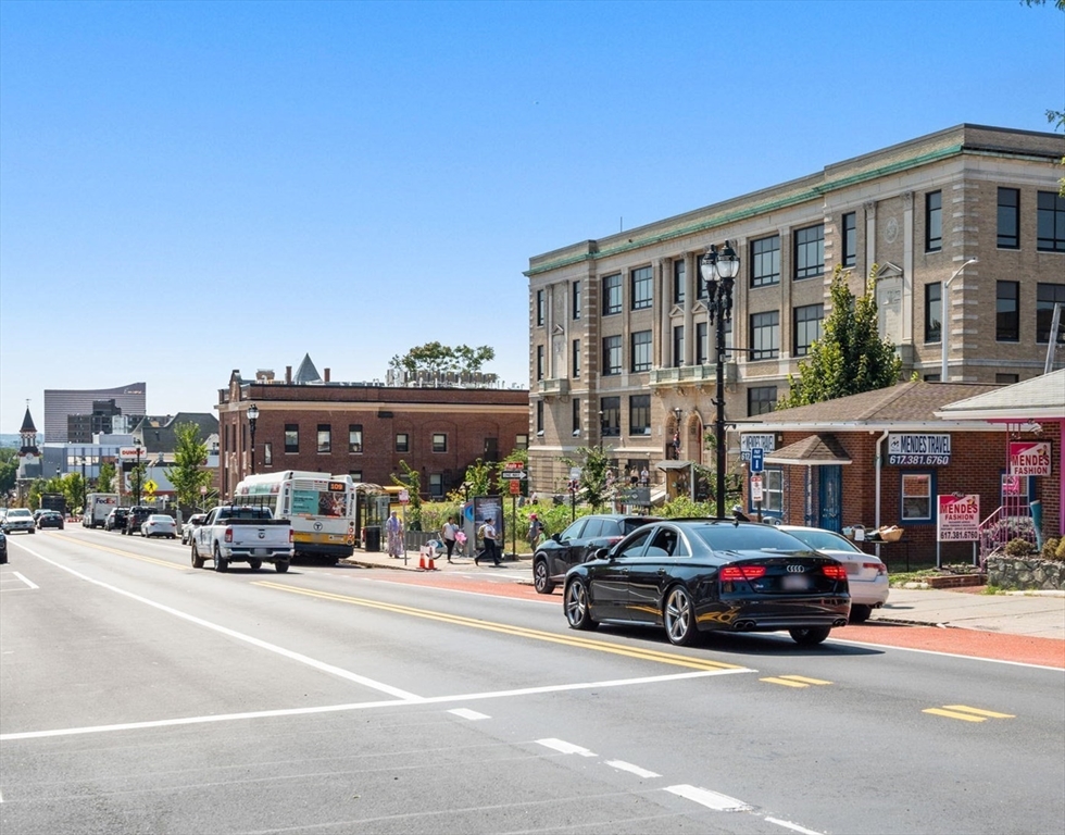 599 Broadway # 2F
