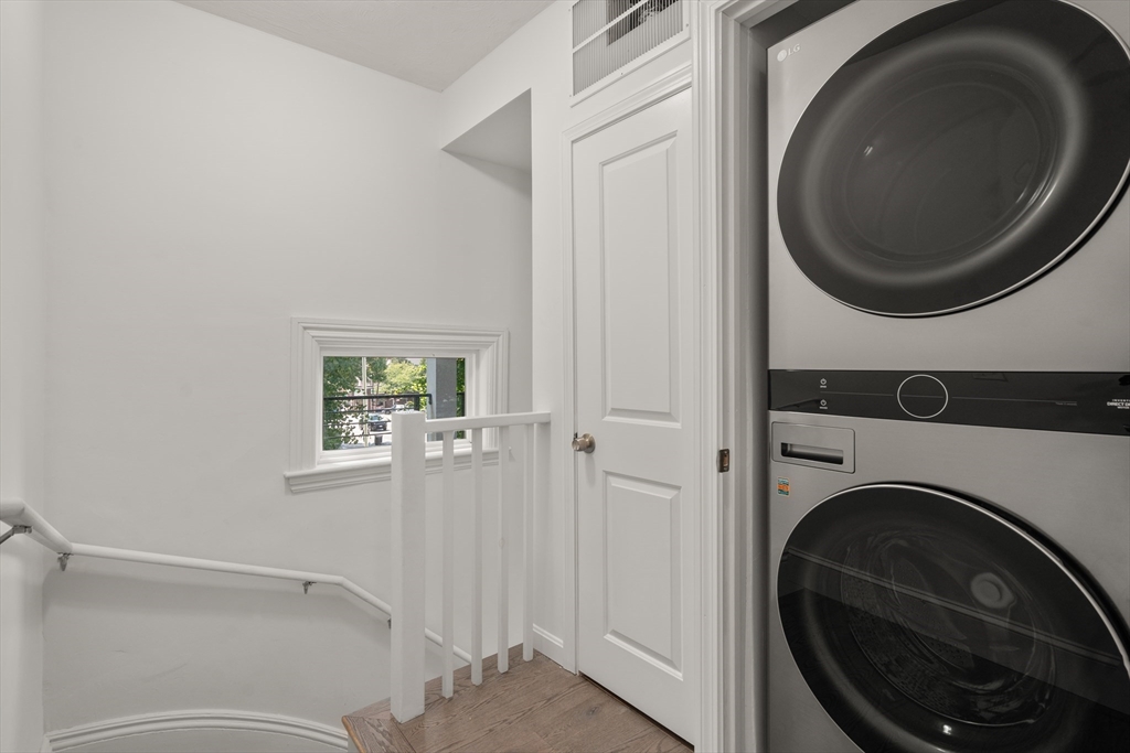 599 Broadway # 2F