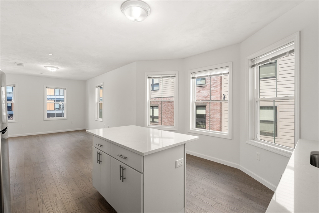 599 Broadway # 2F