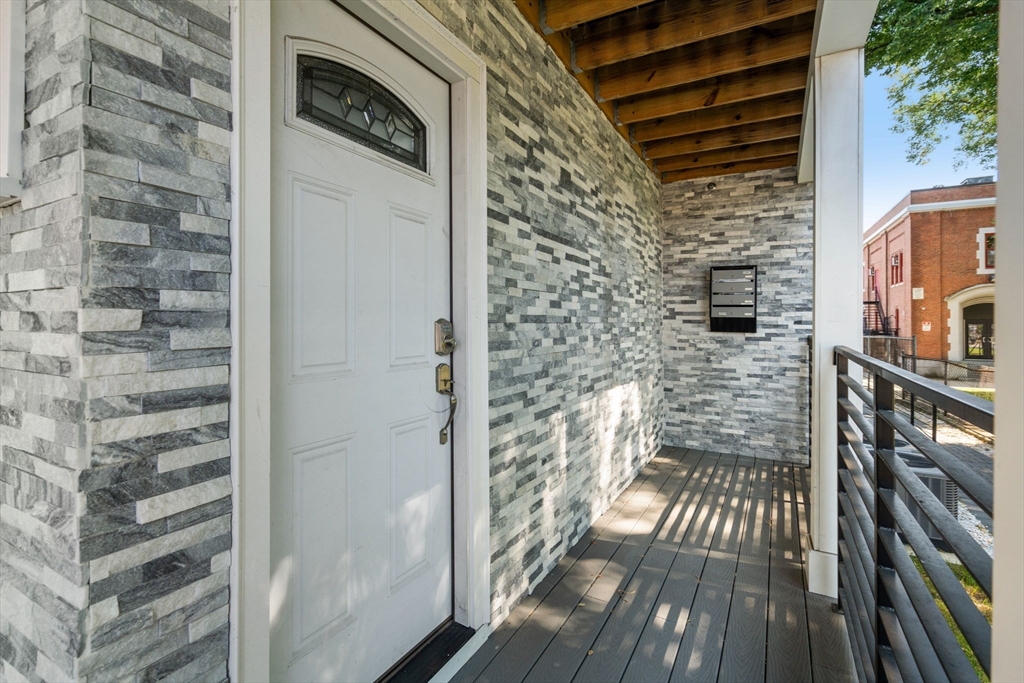599 Broadway # 2F