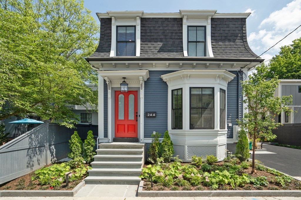 244 Pearl Street
