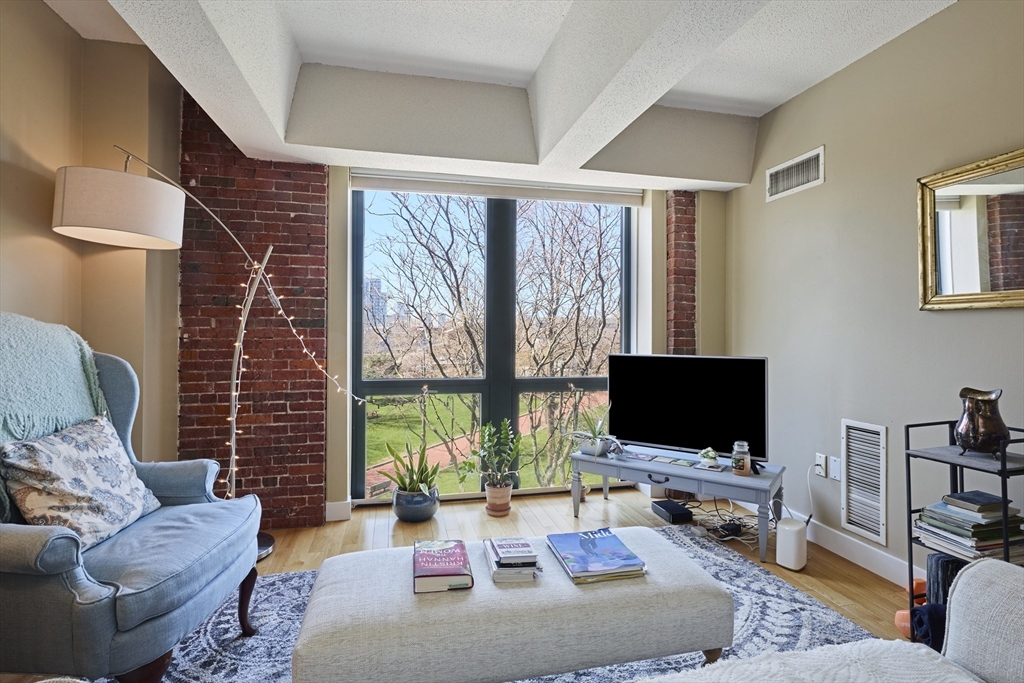 42 8th St # 4410