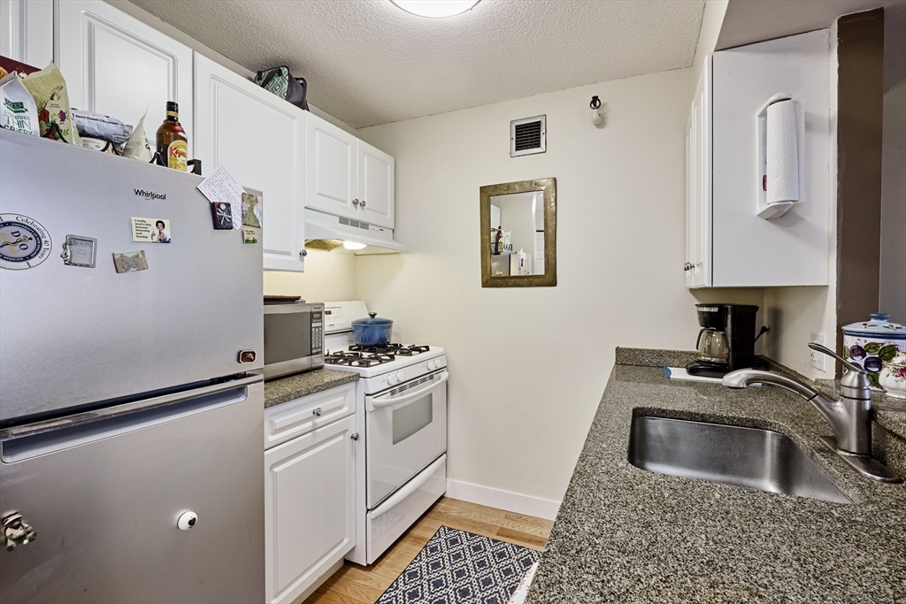 42 8th St # 4410