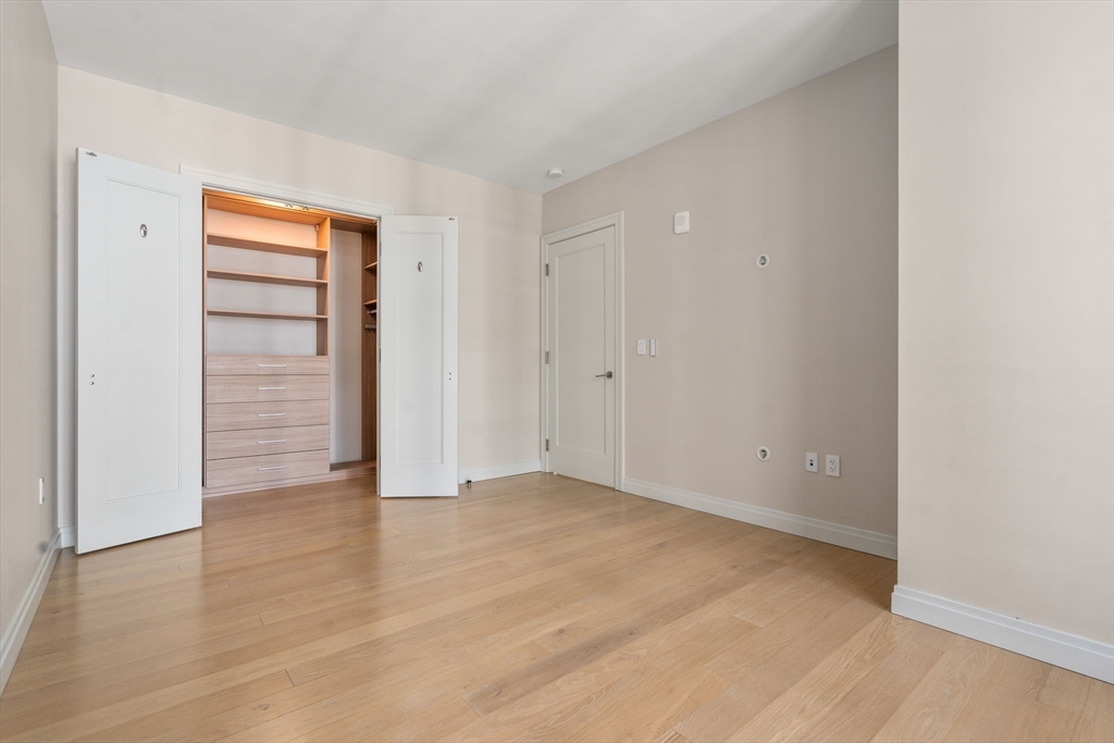 133 Seaport Blvd # 1816