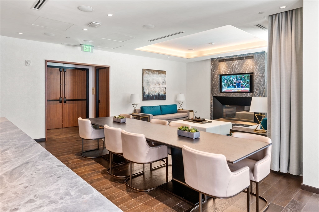 133 Seaport Blvd # 1816