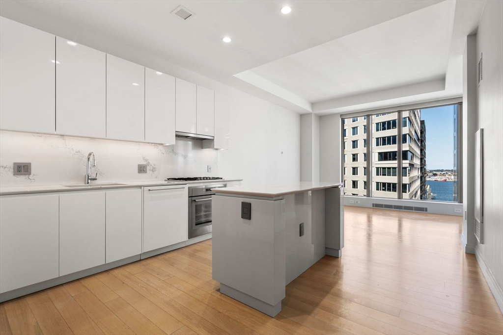 133 Seaport Blvd # 1816