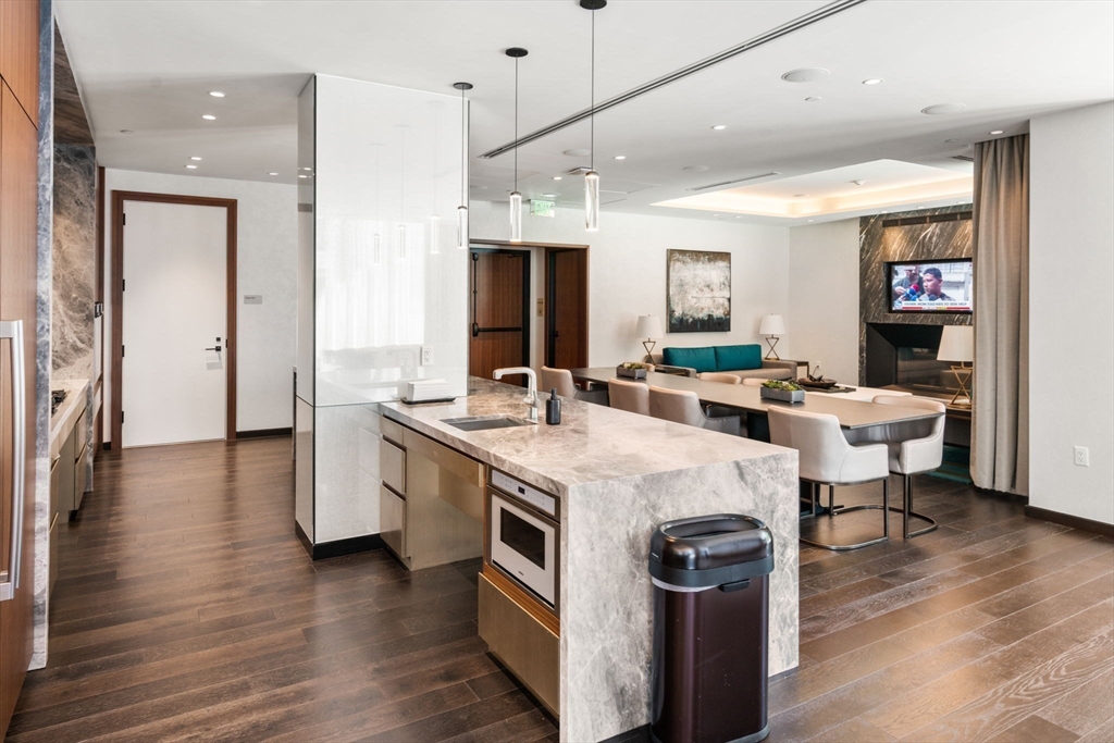 133 Seaport Blvd # 1816