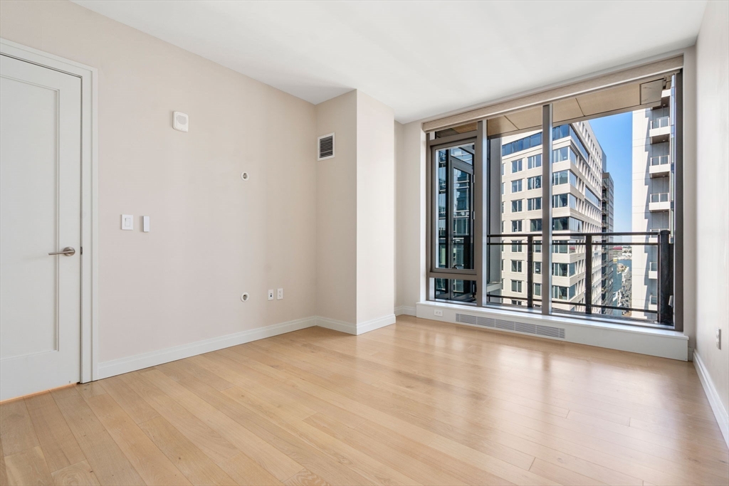 133 Seaport Blvd # 1816