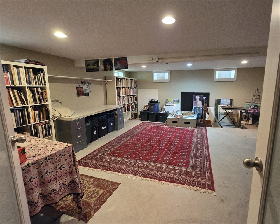 38 Lee St
