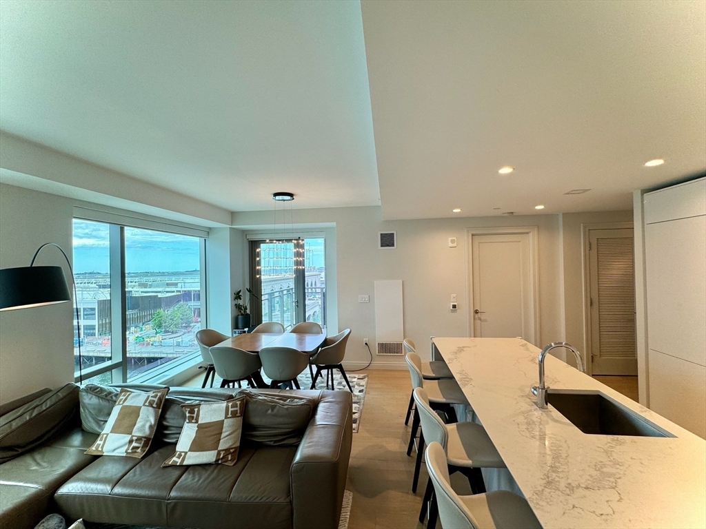 133 Seaport Boulevard # 918