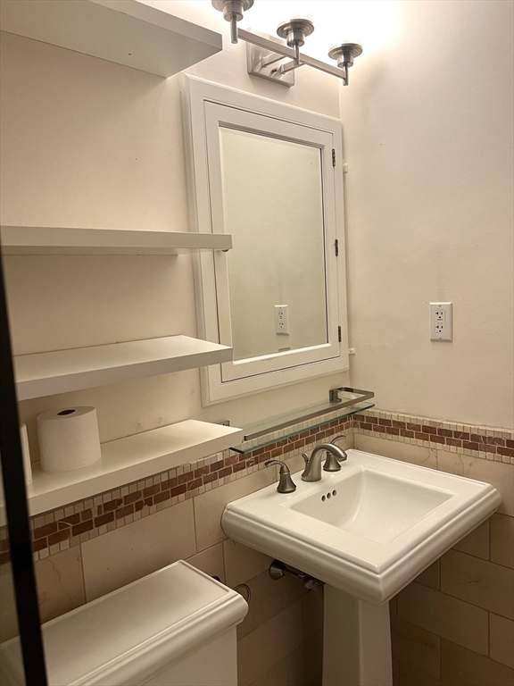 463 Commonwealth Ave # 7