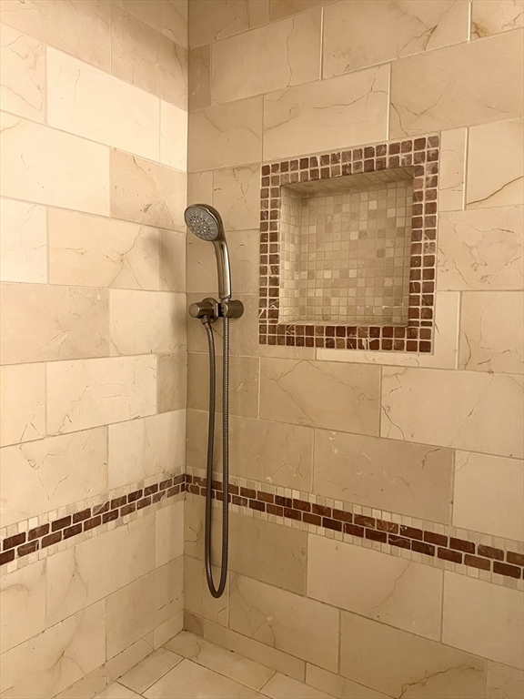 463 Commonwealth Ave # 7