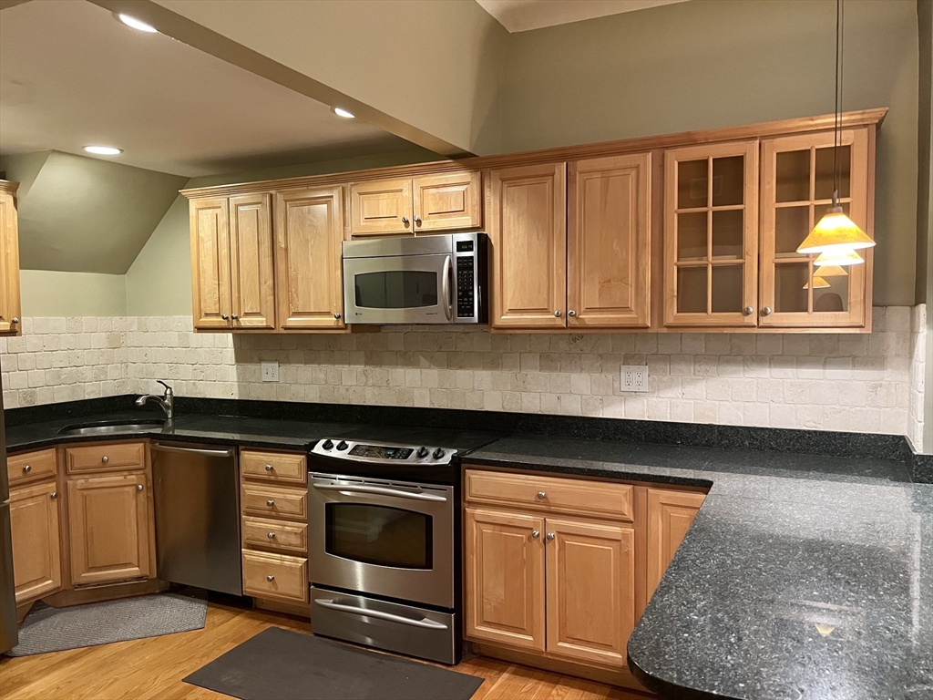 463 Commonwealth Ave # 7