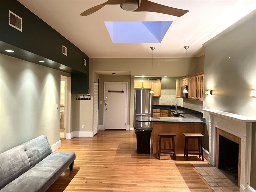 463 Commonwealth Ave # 7