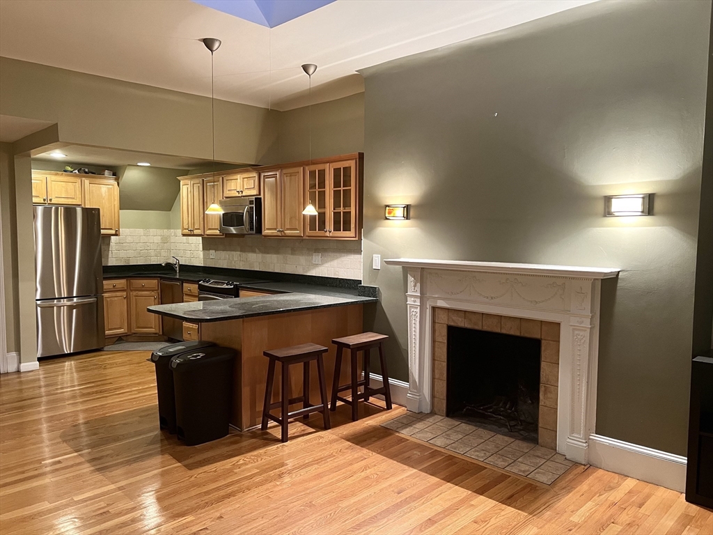 463 Commonwealth Ave # 7