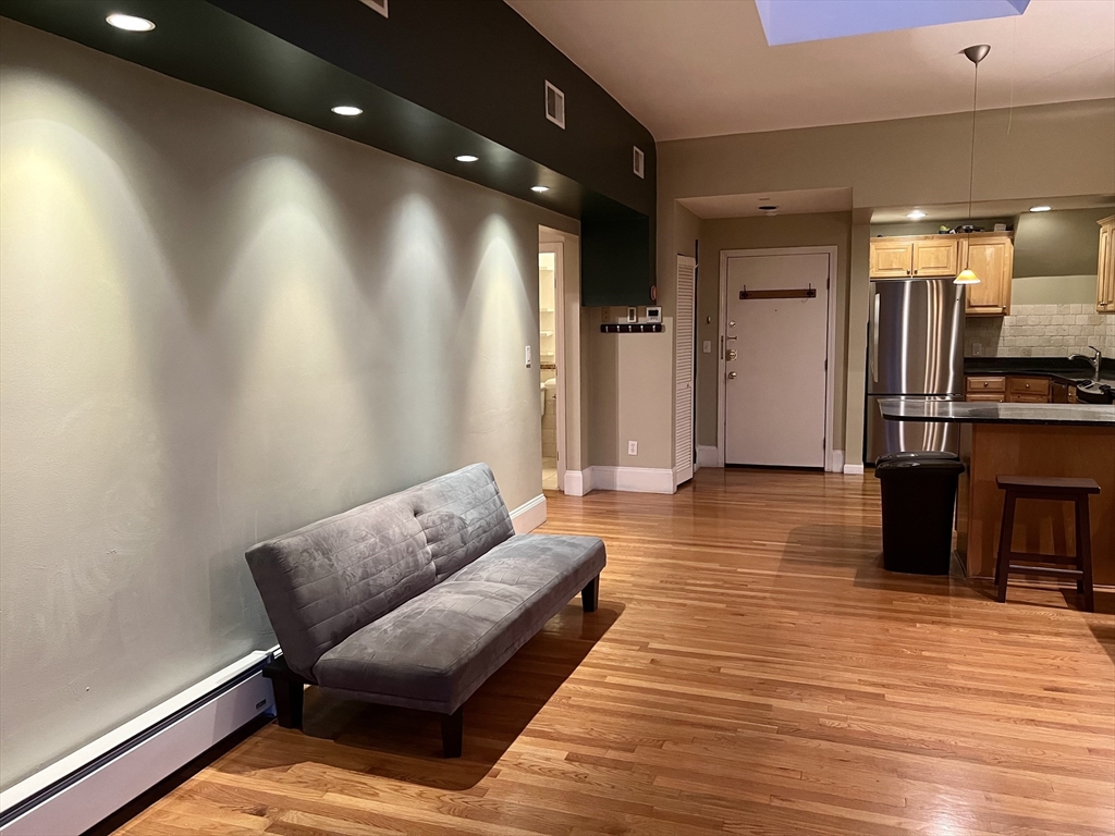 463 Commonwealth Ave # 7