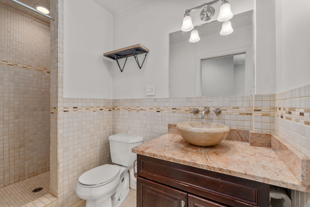 499 Sumner St. # 1 Unit: 1-1