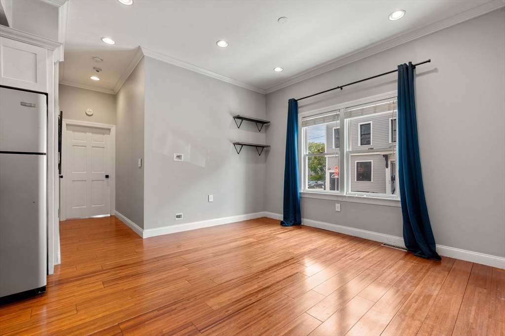 499 Sumner St. # 1 Unit: 1-1