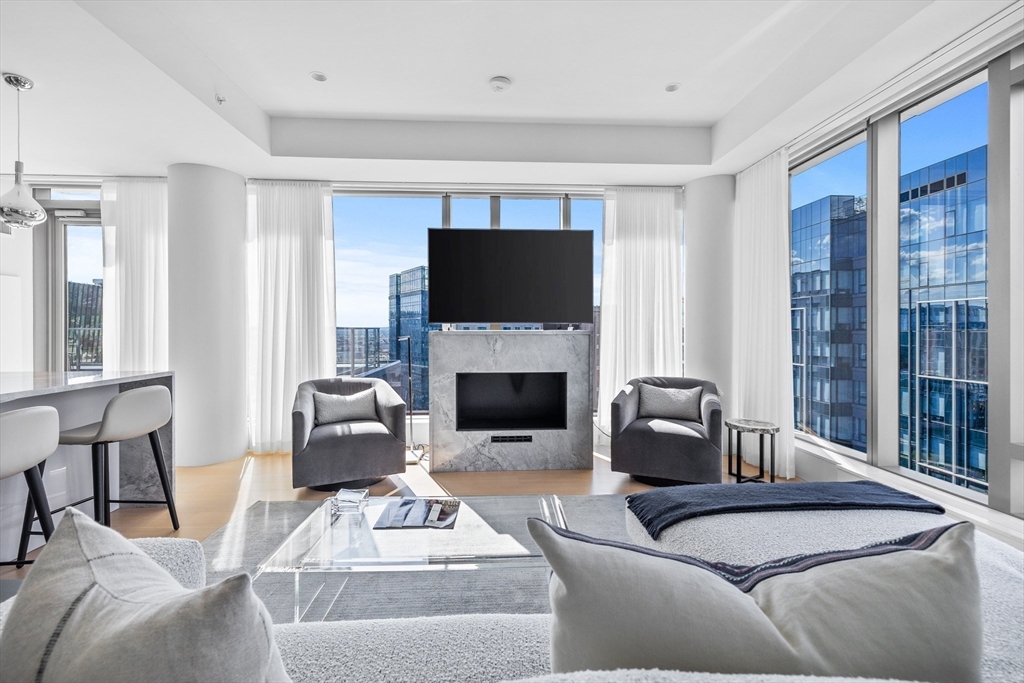 135 Seaport Boulevard Unit: PH1C