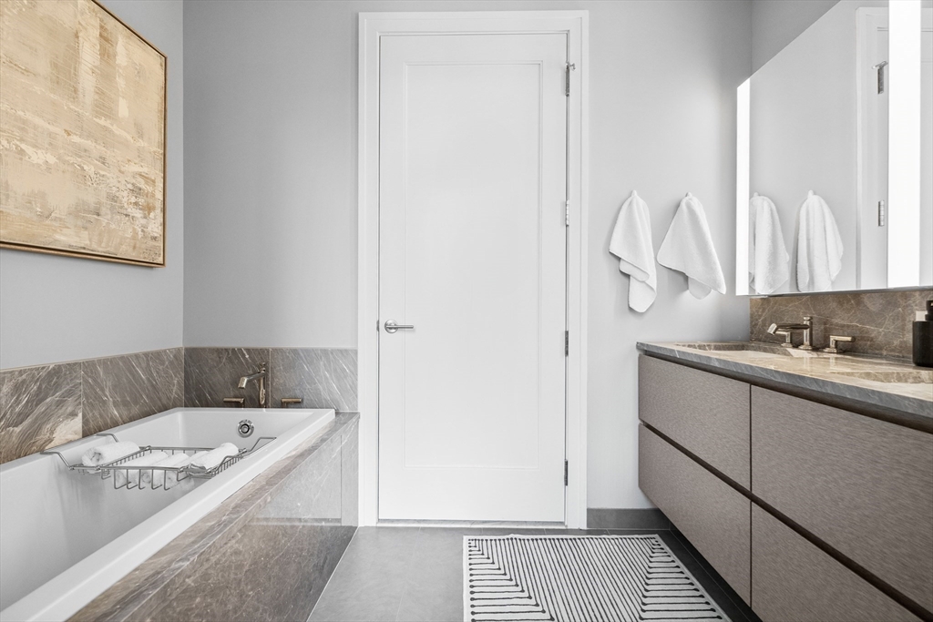 135 Seaport Boulevard Unit: PH1C