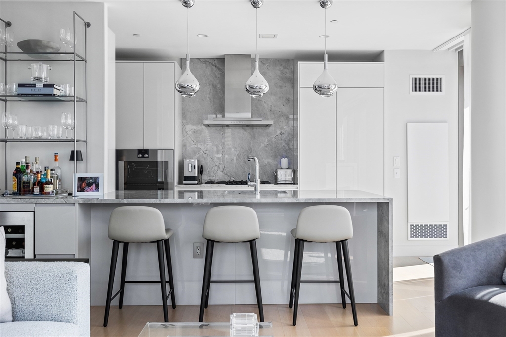 135 Seaport Boulevard Unit: PH1C