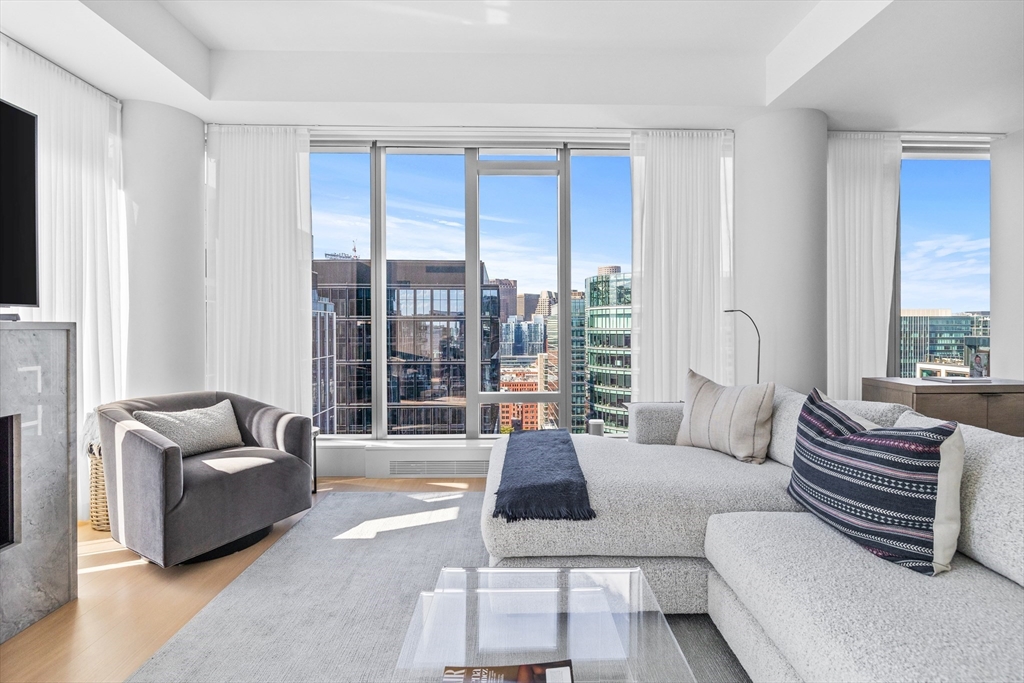 135 Seaport Boulevard Unit: PH1C